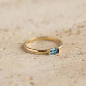 Baguette Ring London Blue Topaz 14k Gold - Synne