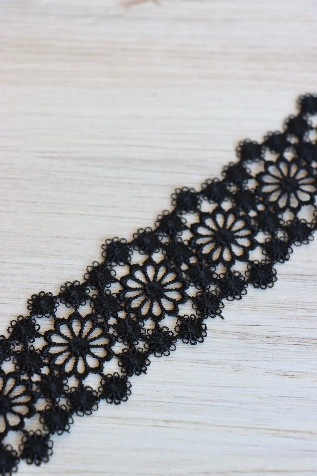 Black 1.75" Wide Venice Lace