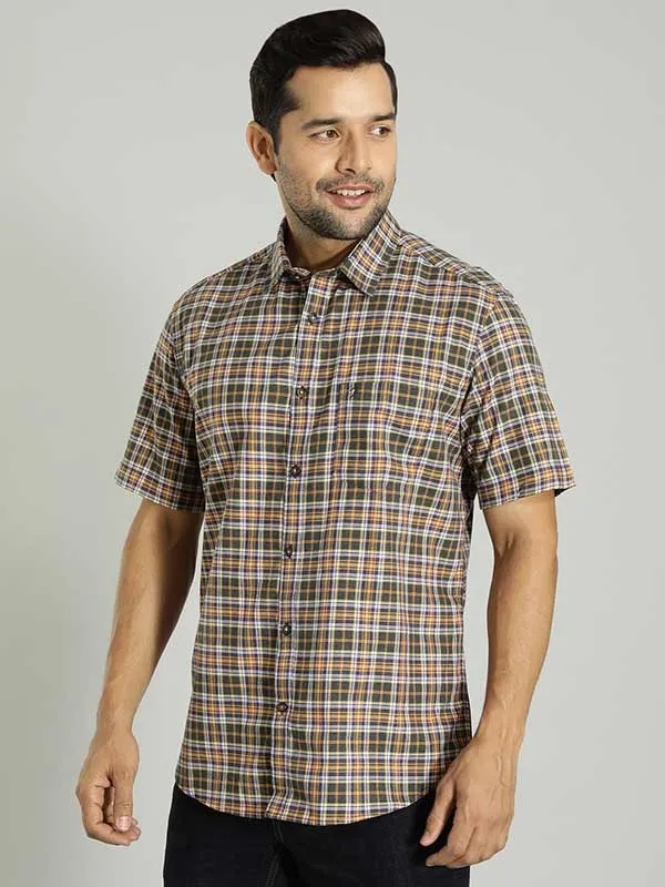 Men Checked Half Sleeve Cotton Shirt